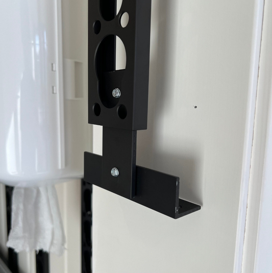 Ceiling & floor attachment