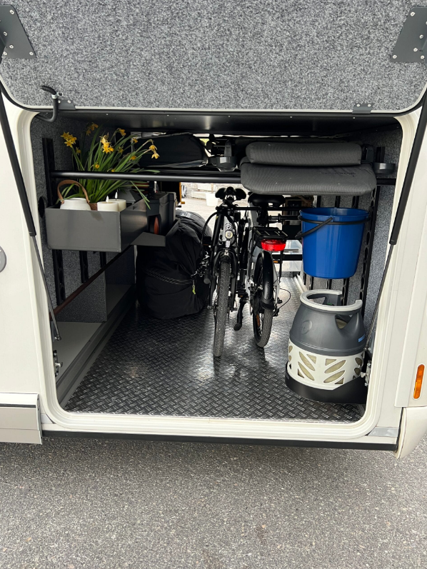 Aluminum storage box